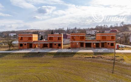 Novostavby v obci Perín - Chym, časť Vyšný Lánec