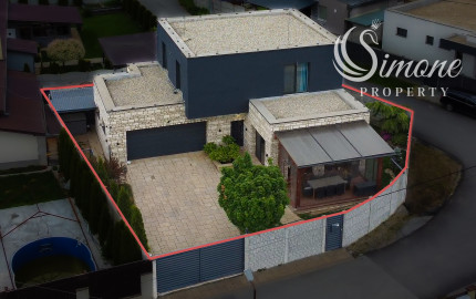 PREDANÉ! Moderný Rodinný dom s dvojgarážou v obci Čaňa