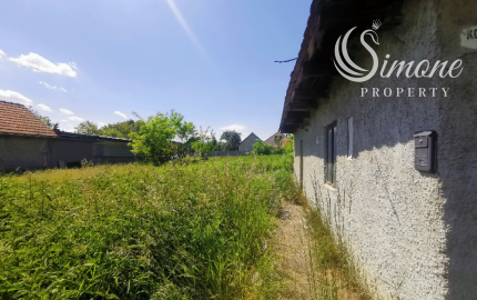 TORNYOSNÉMETI - Stavebný pozemok 800 m2 so starým domom