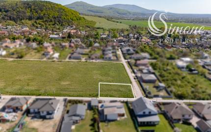 Stavebný pozemok v obci Ďurkov (KE – okolie) 511 m²