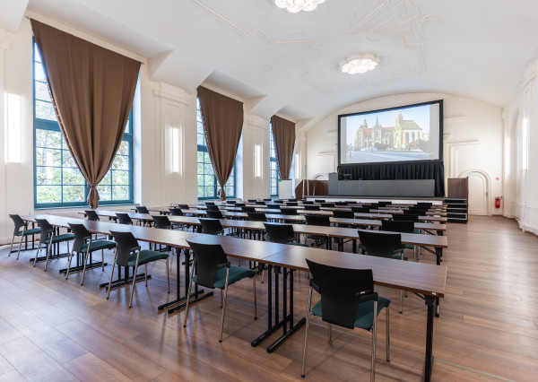 Krásny reprezentatívny priestor na PRENÁJOM v centre Košíc