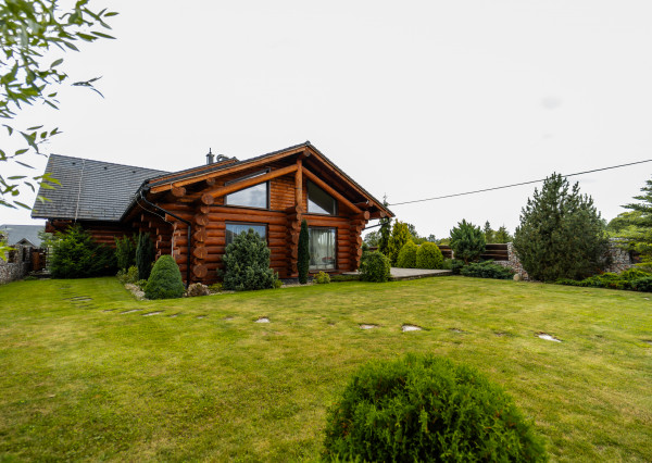 PREDANÉ! Luxusný CHALET s nádhernými výhľadmi na TATRY