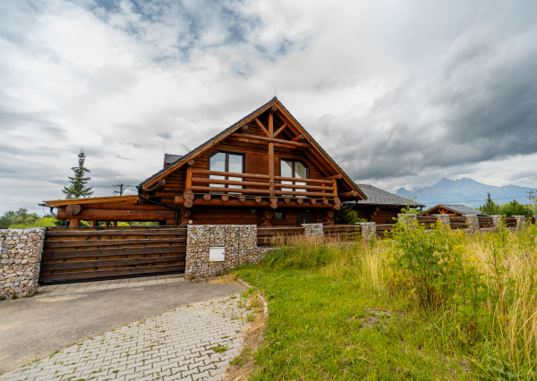 PREDANÉ! Luxusný CHALET s nádhernými výhľadmi na TATRY