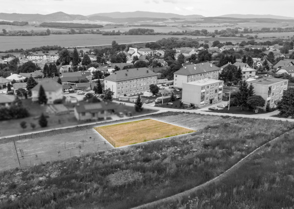 Stavebný pozemok v obci Lemešany - 787 m2