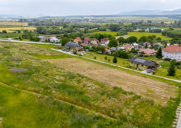 Stavebný pozemok v obci Lemešany - 787 m2