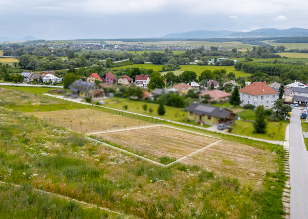 Stavebný pozemok v obci Lemešany - 787 m2