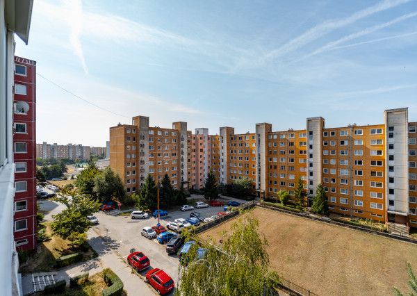 Moderný, kompletne zariadený BYT s loggiou, KE - Ťahanovce