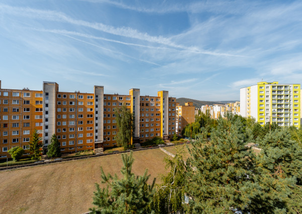 Moderný, kompletne zariadený BYT s loggiou, KE - Ťahanovce