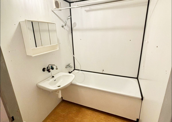 PREDANÉ! NA PREDAJ 1 izbový BYT s loggiou, KE - Sídlisko Ťahanovce