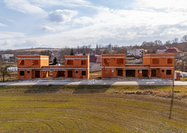 Novostavby v obci Perín - Chym, časť Vyšný Lánec