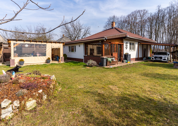 Útulný Rodinný dom s veľkým pozemkom 2470m2, MÉRA - Maďarsko