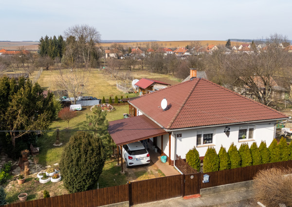 Útulný Rodinný dom s veľkým pozemkom 2470m2, MÉRA - Maďarsko