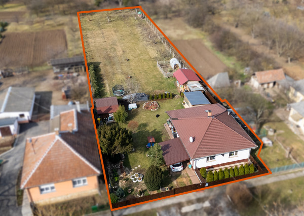 Útulný Rodinný dom s veľkým pozemkom 2470m2, MÉRA - Maďarsko