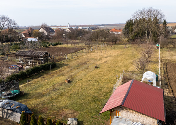 Útulný Rodinný dom s veľkým pozemkom 2470m2, MÉRA - Maďarsko
