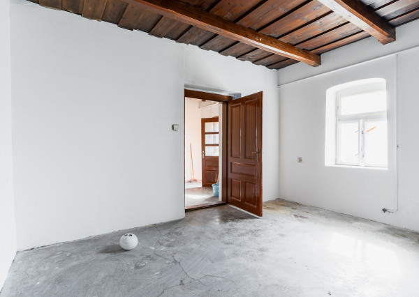 Rodinný dom s gazdovským na pozemku 2390 m2, Méra - Maďarsko