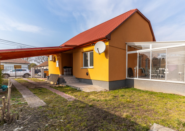 PREDAJ Rodinný dom so zimnou záhradou, Méra - Maďarsko
