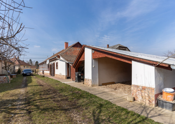 Zrekonštruovaný gazdovský dom, pozemok 1990m2, Méra-Maďarsko