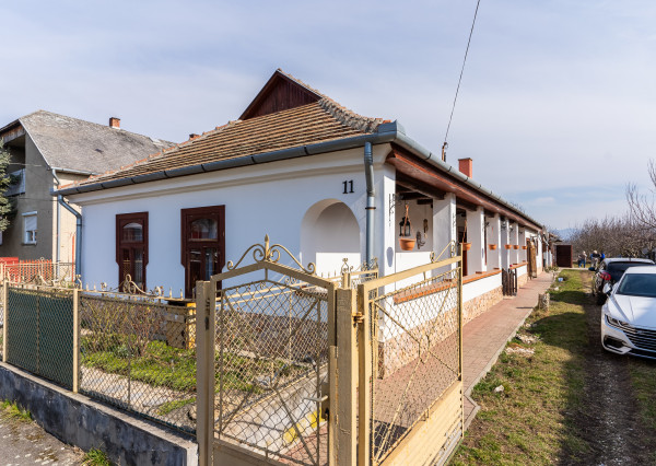 Zrekonštruovaný gazdovský dom, pozemok 1990m2, Méra-Maďarsko