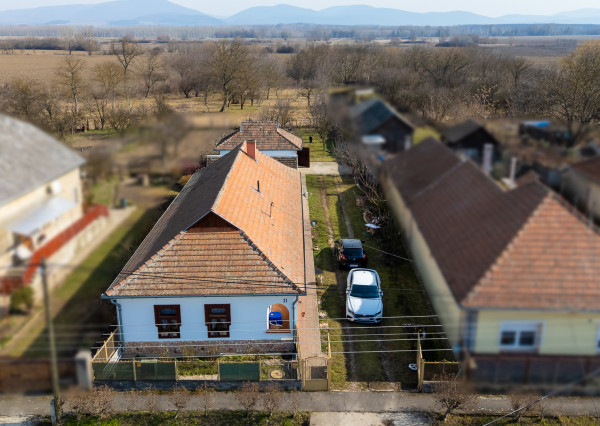Zrekonštruovaný gazdovský dom, pozemok 1990m2, Méra-Maďarsko
