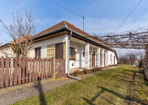 Vidiecky dom vhodný na chalupárčenie, 2170m2, Méra -Maďarsko