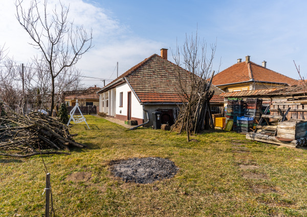 Vidiecky dom vhodný na chalupárčenie, 2170m2, Méra -Maďarsko