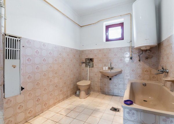 Rodinný dom - čiastočná rekonštrukcia, 840m2, Méra /Maďarsko