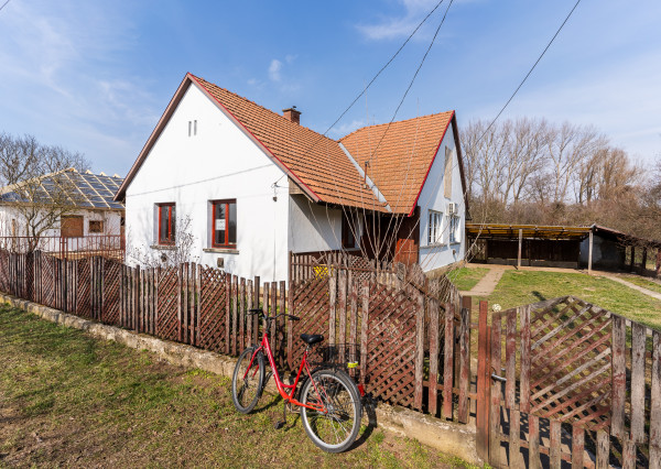 Rodinný dom - čiastočná rekonštrukcia, 840m2, Méra /Maďarsko