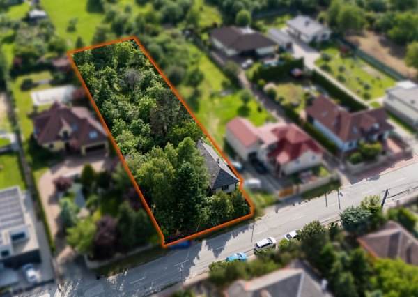 Stavebný pozemok s RD, 1786 m2, Pereš - Košice