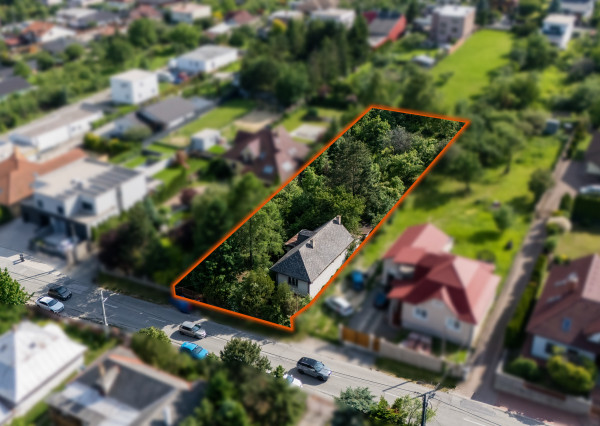 Stavebný pozemok s RD, 1786 m2, Pereš - Košice