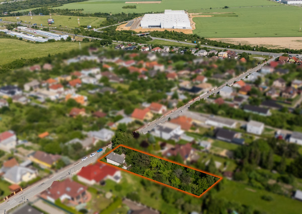 Stavebný pozemok s RD, 1786 m2, Pereš - Košice