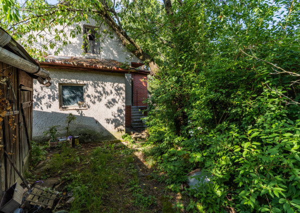 Stavebný pozemok s RD, 1786 m2, Pereš - Košice