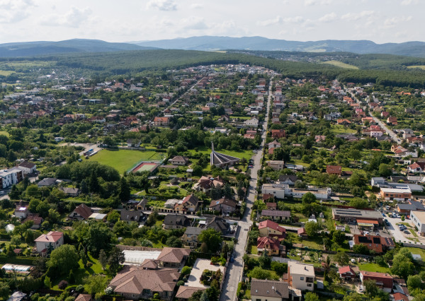 Stavebný pozemok s RD, 1786 m2, Pereš - Košice