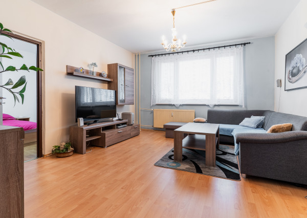 NA PRENÁJOM - 3 izbový BYT s loggiou a pivnicou – 71 m²