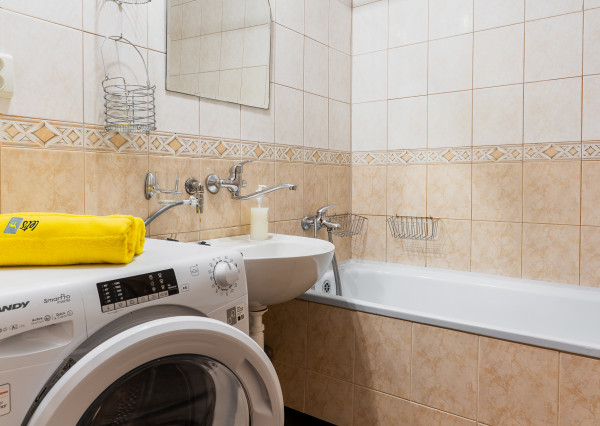 NA PRENÁJOM - 3 izbový BYT s loggiou a pivnicou – 71 m²