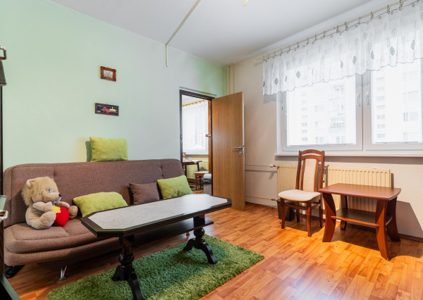 NA PRENÁJOM - 3 izbový BYT s loggiou a pivnicou – 71 m²