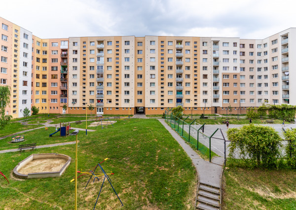 NA PRENÁJOM - 3 izbový BYT s loggiou a pivnicou – 71 m²