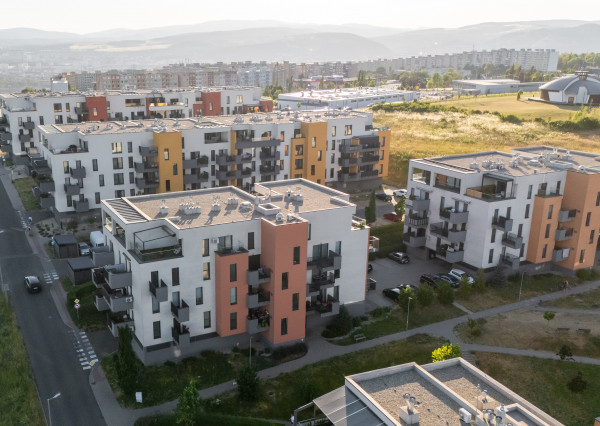 3 izb. BYT v novostavbe 2x balkón a 2x garážové park. miesto