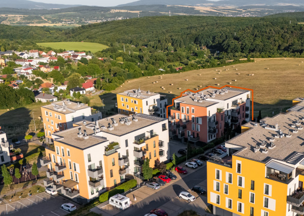 3 izb. BYT v novostavbe 2x balkón a 2x garážové park. miesto