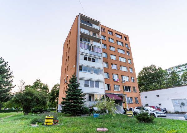 REZERVOVANÉ! 3-izbový byt s loggiou, Trieda SNP -Terasa