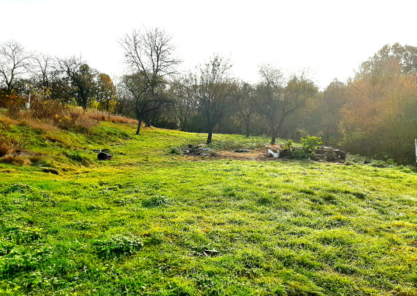 NA PREDAJ - 2 pozemky - Záhrady v obci Žírovce (1407 m² a 1886 m²)