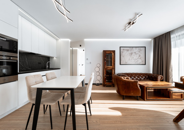 Luxusný 3-izbový Byt s balkónom a garážovým parkovaním (Staré Mesto, Košice)