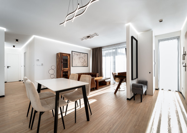 Luxusný 3-izbový Byt s balkónom a garážovým parkovaním (Staré Mesto, Košice)