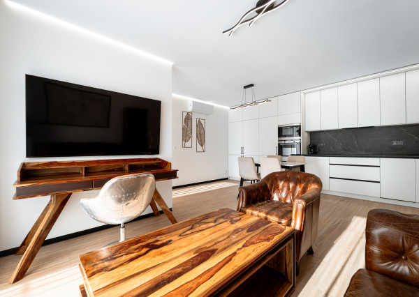 Luxusný 3-izbový Byt s balkónom a garážovým parkovaním (Staré Mesto, Košice)