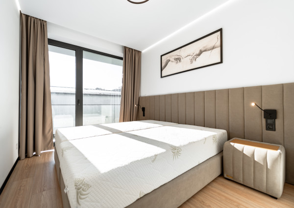 Luxusný 3-izbový Byt s balkónom a garážovým parkovaním (Staré Mesto, Košice)