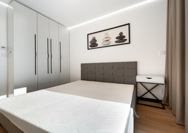 Luxusný 3-izbový Byt s balkónom a garážovým parkovaním (Staré Mesto, Košice)