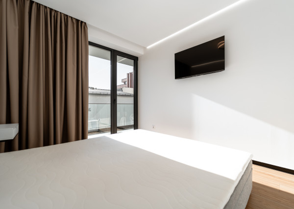 Luxusný 3-izbový Byt s balkónom a garážovým parkovaním (Staré Mesto, Košice)