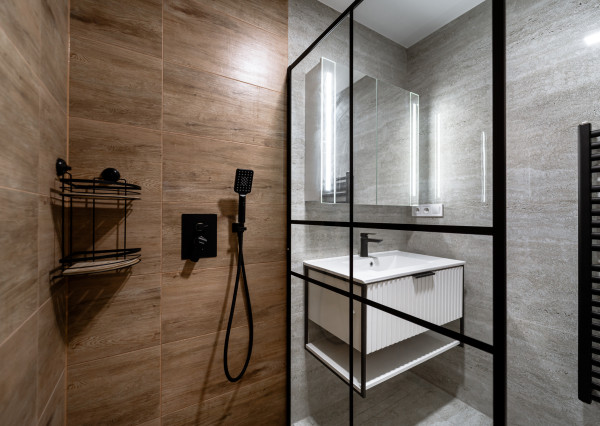 Luxusný 3-izbový Byt s balkónom a garážovým parkovaním (Staré Mesto, Košice)