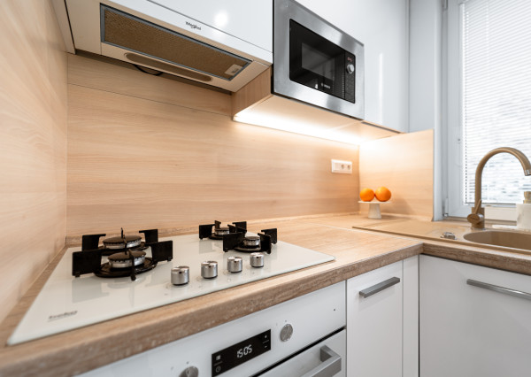 REZERVOVANÉ! Moderný 2 izb. BYT po kompletnej rekonštrukcií, KE - Nad jazerom