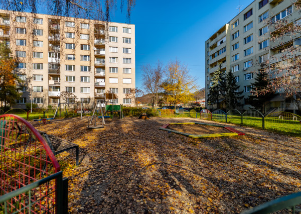 REZERVOVANÉ! Moderný 2 izb. BYT po kompletnej rekonštrukcií, KE - Nad jazerom