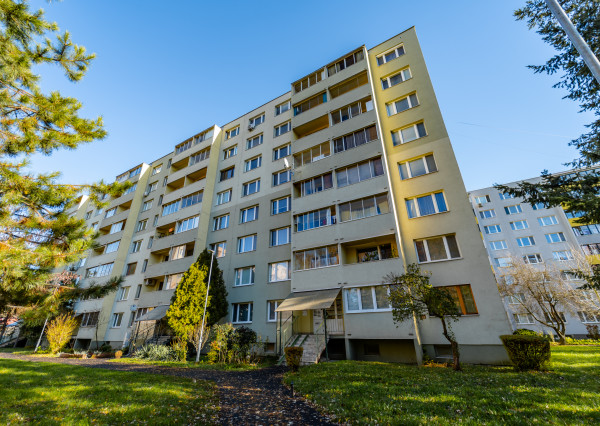 REZERVOVANÉ! Moderný 2 izb. BYT po kompletnej rekonštrukcií, KE - Nad jazerom